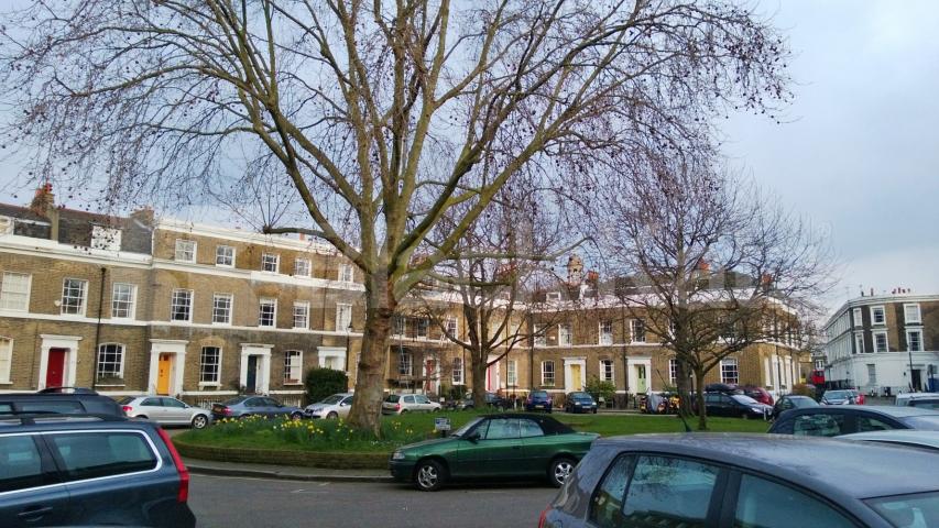 			LET, Studio Apartment, 1 bath, 1 reception Ground Floor Flat			 Hanover Gardens, Oval 